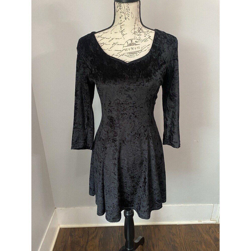 VTG Zanoni by Jalate Black Velvet Fit & Flare Mini Dress Cross Back Sz S 90s